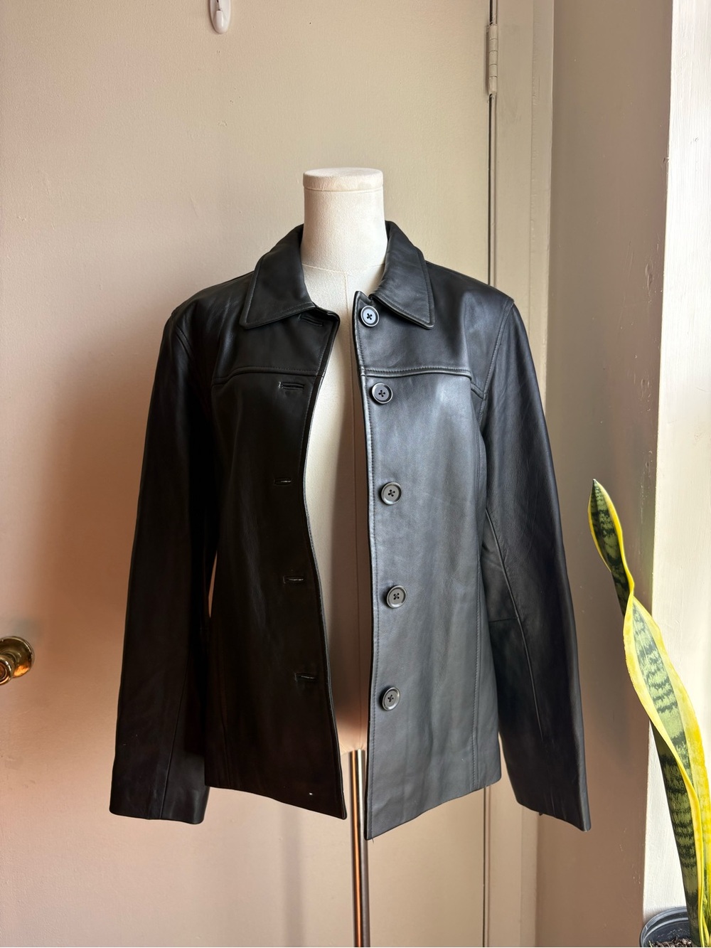 vintage JL Brook noir button front distressed leather jacket